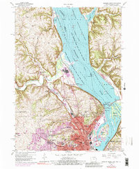 Download a high-resolution, GPS-compatible USGS topo map for Dubuque North, IA (1990 edition)