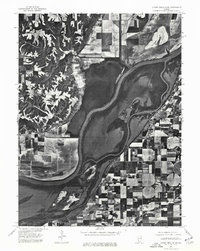 Download a high-resolution, GPS-compatible USGS topo map for Chandlerville NW, IL (1976 edition)