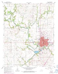 preview thumbnail of historical topo map of Iola, KS in 1966
