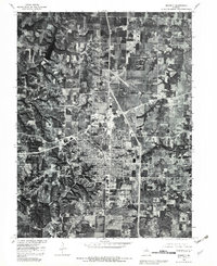 Download a high-resolution, GPS-compatible USGS topo map for Moberly, MO (1982 edition)